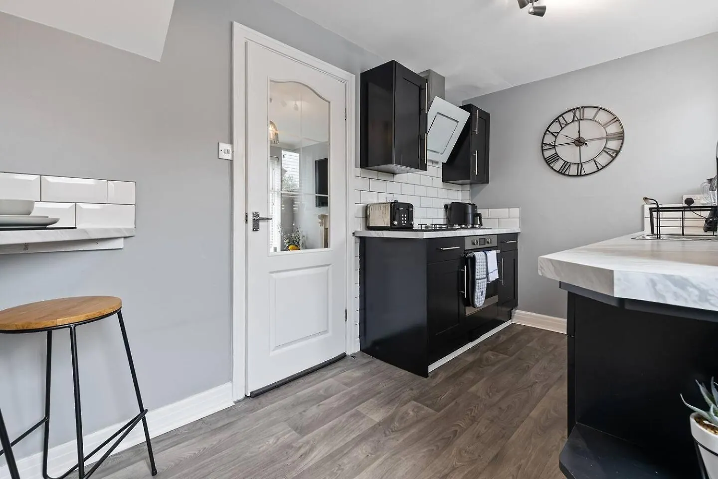 Pass The Keys 127 Bellhouse Way - Renovated Family Home For 2 York
